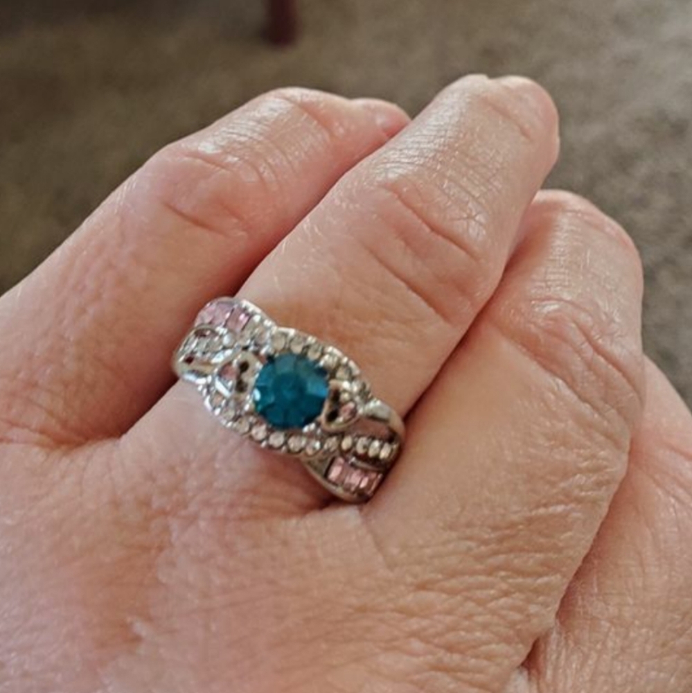Silver plated pink blue silver hearts ring 9